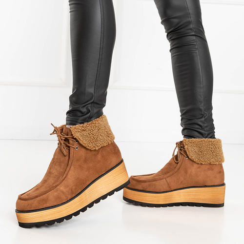 Жіночі ботильйони в кольорі кемел на платформі Wedesi