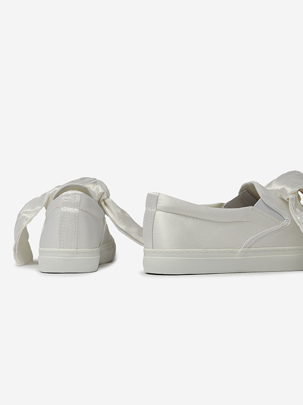 Weiße Damen-Slipper mit Schleife Erous- Footwear