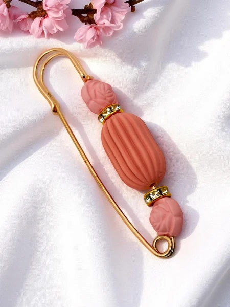 Dekorative Damenbrosche mit Rosen Rose Charm