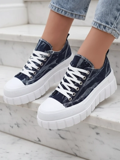 Marineblaue Elysium Sneakers