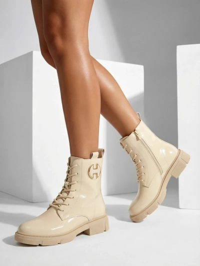 Лаковані жіночі ботільйони на шнурівці Kalen