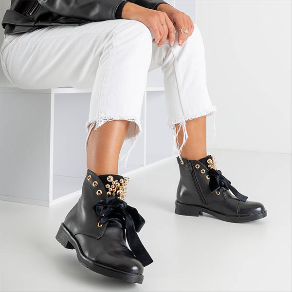 Schwarze Taschen mit Havelte-Dekor - Schuhe