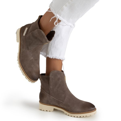 Hellgraue Damenstiefel mit flachem Absatz Judetta - Schuhe