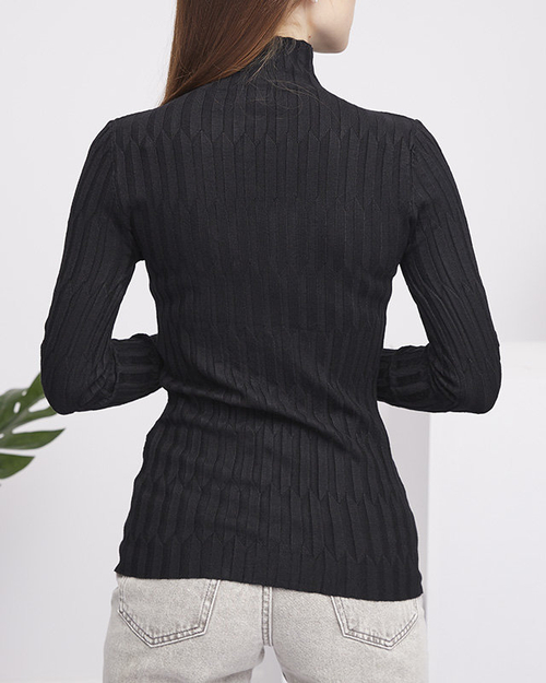 Чорний светр в рубчик з коміром-стійкою