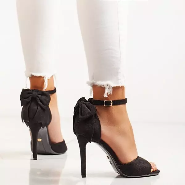 OUTLET Schwarze Sandalen auf hohem Absatz mit dekorativer Schleife Proeline - Schuhe