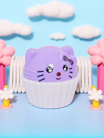 Kinder-Lippenbalsam mit einem Kätzchen in einem Cupcake – spendet Feuchtigkeit und regeneriert