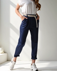 Темно-синій