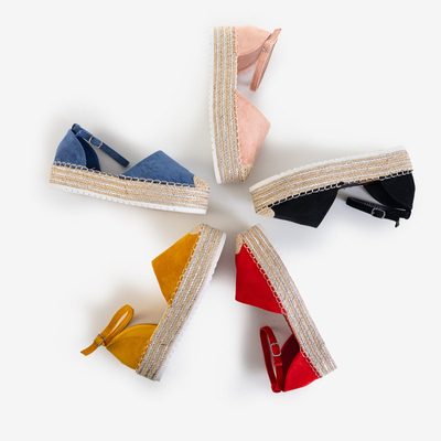 Gelbe Damensandalen a'la espadrilles auf der Indira-Plattform - Schuhe