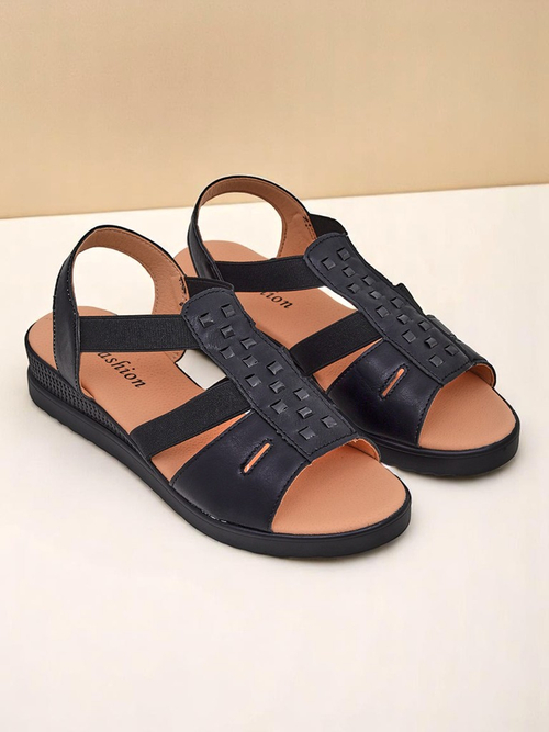 Royalfashion Жіночі босоніжки на низькій танкетці Sora