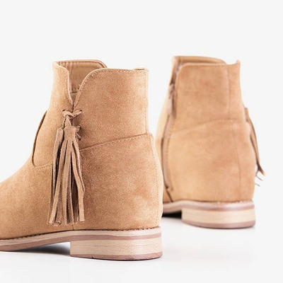 Hellbraune Damenstiefel auf einem Innenkeil Drezden - Schuhe