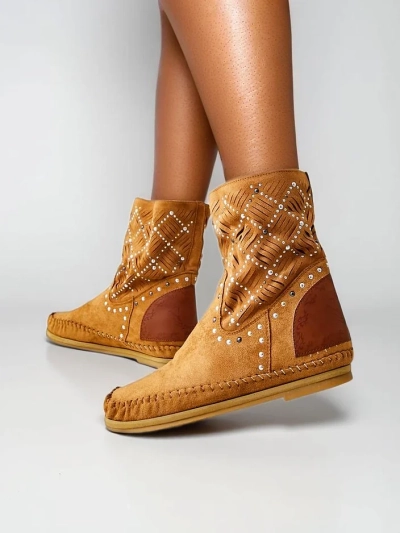 Royalfashion Damen-Stiefeletten mit niedrigem Keil und Nieten im indischen Stil