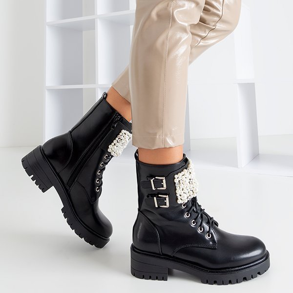 Schwarze Taschen mit Foga-Dekorationen - Schuhe