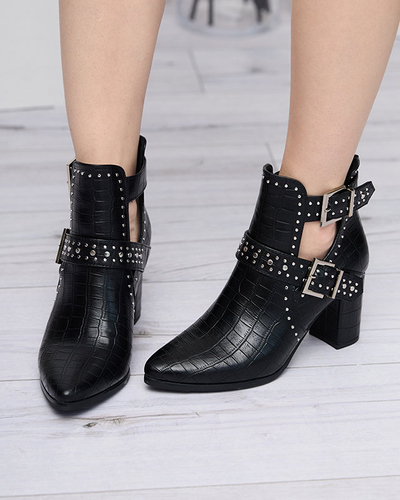 Schwarze Stiefel auf dem Pfosten mit Ausschnitten und Masieo-Schnallen - Schuhe