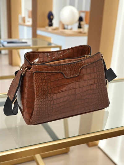 Lackierte kleine Damenhandtasche aus Öko-Leder Midnight Fern