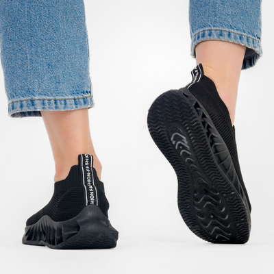 Чорні жіночі кросівки Redera