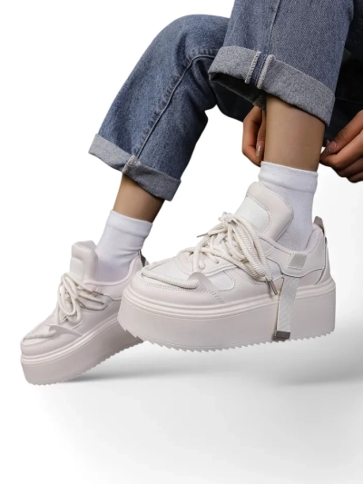 Royalfashion Sport-Sneaker für Damen auf einer Plattform Aeroll
