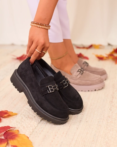 Royalfashion Damen Öko-Wildleder Mokassins mit Ornament in schwarz Aderti