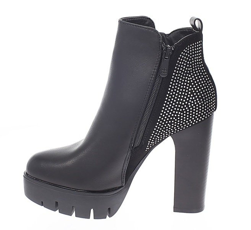 Czarne botki na słupku - Obuwie