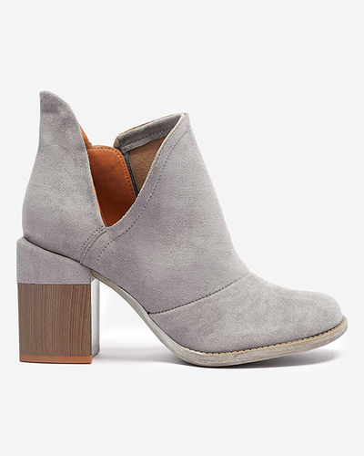 Hellgraue Damenstiefeletten mit Cintura-Ausschnitten - Schuhe