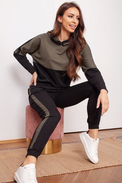 Schwarz-grüner Trainingsanzug für Frauen mit Streifen - Kleidung