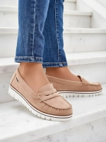 світло-коричневий