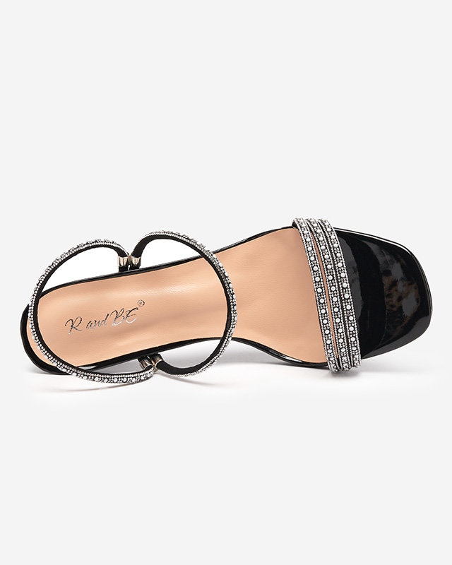 Schwarz lackierte Hausschuhe mit niedrigem Absatz Lakopi - Schuhe