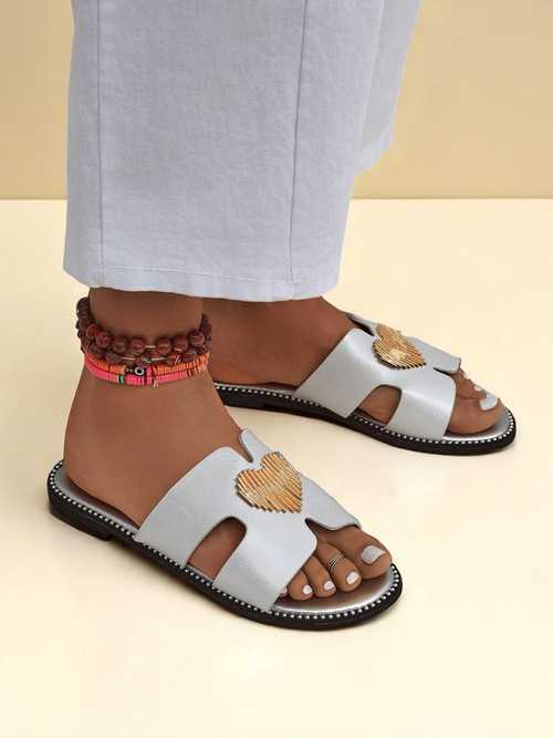 Royalfashion Жіночі шльопанці на плоскій підошві Heart Chic