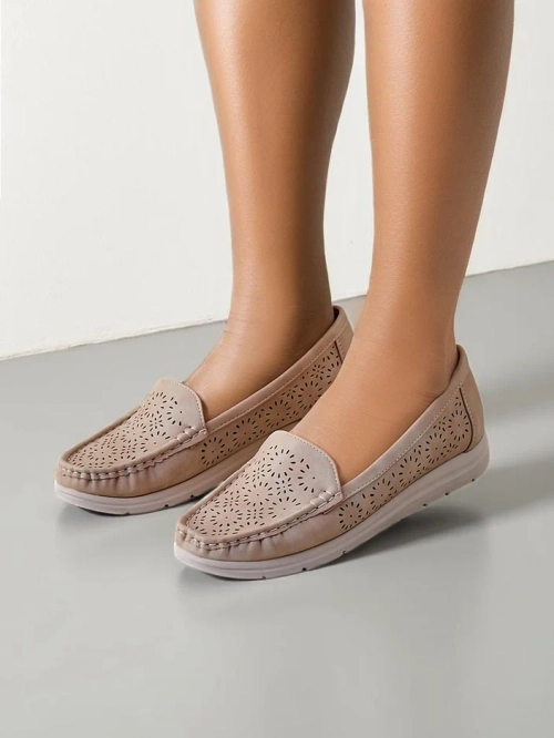 Royalfashion Перфоровані жіночі мокасини Besset