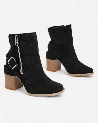 Royalfashion Schwarzer Damenstiefel aus Öko-Wildleder Acimra