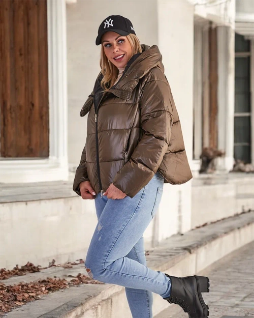 Жіноча коротка куртка Royalfashion в коричневому кольорі