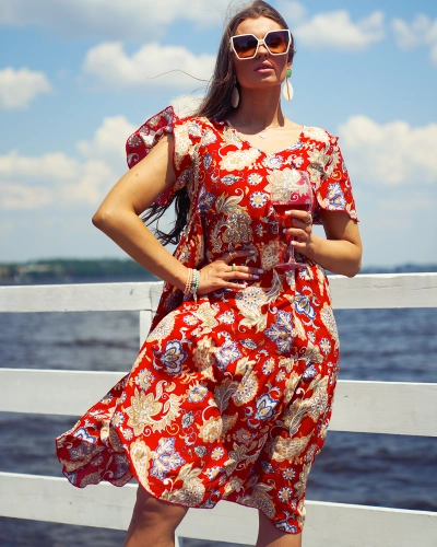 Royalfashion Rotes Damenkleid mit buntem Blumenmuster