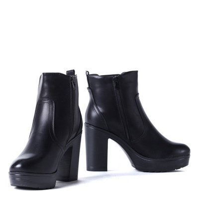 Czarne botki na słupku skóra eko - Obuwie