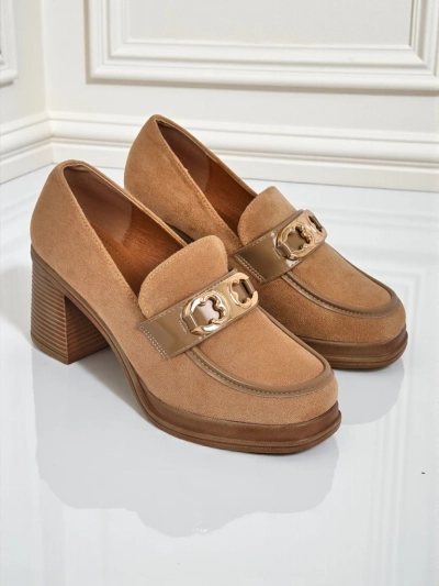 Damen Loafers Perseida – hellbraunes Wildleder mit elegantem Blockabsatz
