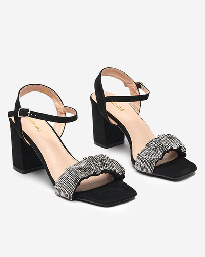 OUTLET Schwarze Damensandalen an einem Pfosten mit Zirkonias Trieste - Footwear