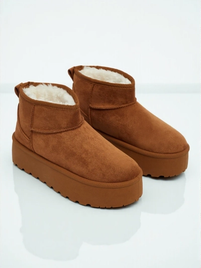 Kurze Damenstiefel a'la Schneestiefel Vespera
