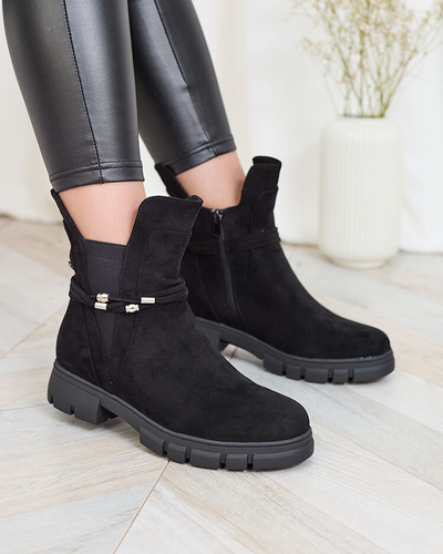 Royalfashion Schwarze Damenstiefel mit Zierriemen Dafflo