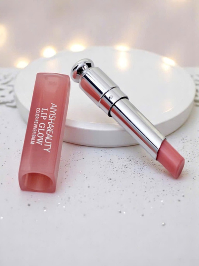 Feuchtigkeitsspendender Lippenstift-Balsam in der Farbe Powder Pink