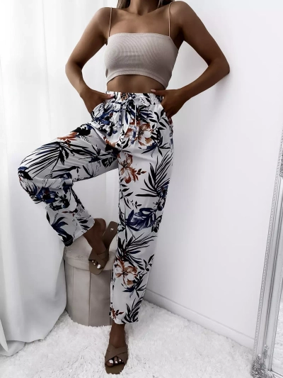 Weiße Stoffhose für Damen mit Blumenmuster- Kleidung