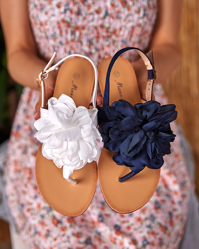 Marineblaue Damensandalen mit Blume Nerikala - Schuhe