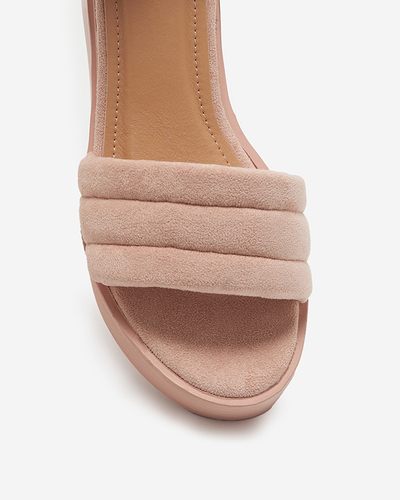 Рожеві жіночі босоніжки на танкетці Okita