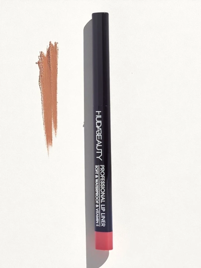 Lippenkonturenstift in der Farbe Soft Raspberry