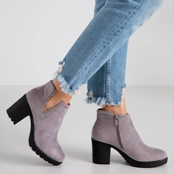 OUTLET Hellgraue, isolierte Damenstiefel auf dem Ryoko Post - Footwear