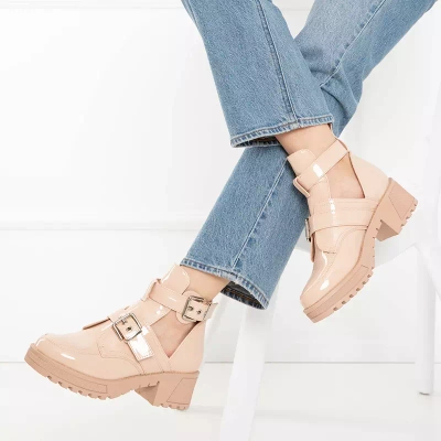 OUTLET Beige Damenstiefel mit Lerika-Prägung - Schuhe