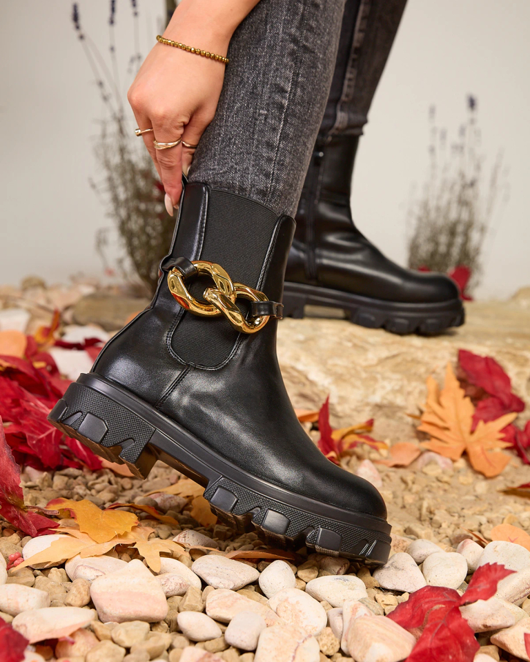 OUTLET Royalfashion Schwarze hohe Damenstiefel mit Goldverzierung Glamorous Golden