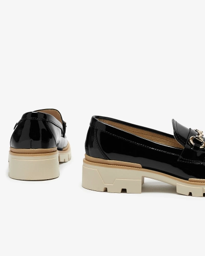 Schwarz lackierte Damenmokassins mit Kette Soterra - Footwear
