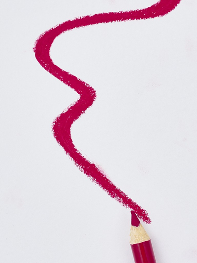 Lippenkonturenstift mit Spitzer in Korallenrot