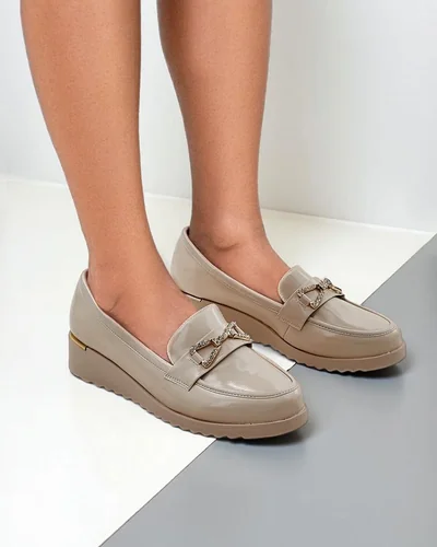 Royalfashion Damenmokassins auf einem niedrigen Keil Leffo