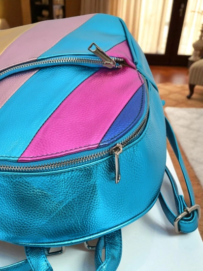 Royalfashion Damenrucksack aus Öko-Leder mit Metallic-Streifen Metallic Stripes