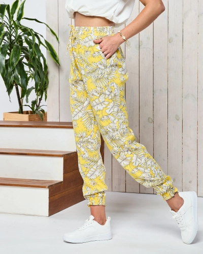 Gelbe Damen Stoffhose a'la alladins mit floralem Muster- Kleidung