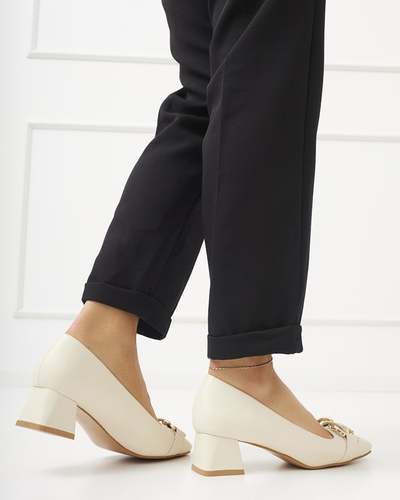 Кремові жіночі туфлі на низьких підборах Vetina